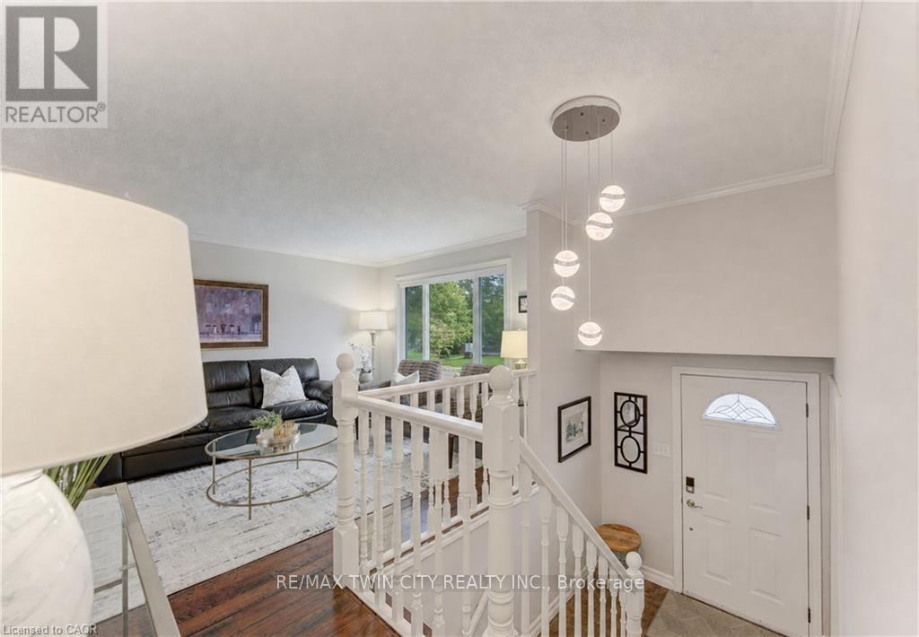 11 Woodborough Place, Cambridge, Ontario  N1R 7W8 - Photo 4 - X13763030