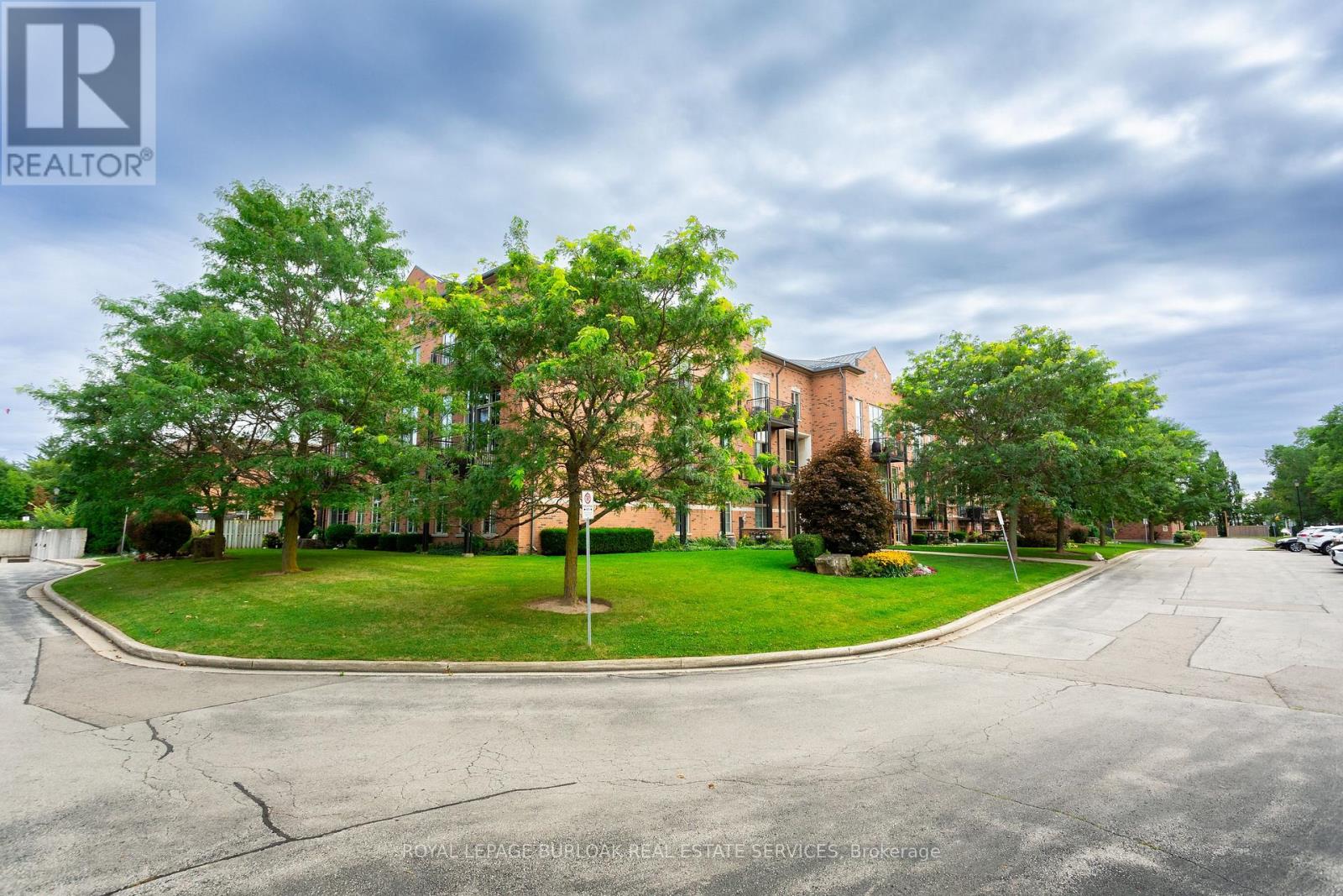 111 - 262 Dundas Street E, Hamilton, Ontario  L0R 2H4 - Photo 2 - X13763060