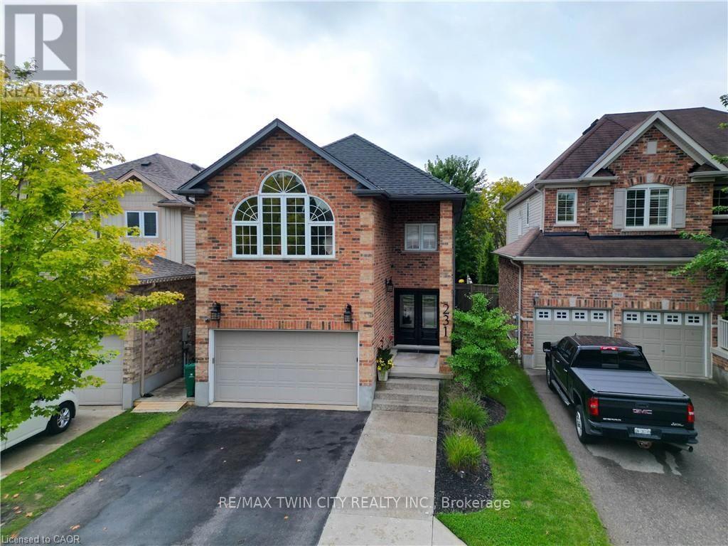 231 Steepleridge Street, Kitchener, Ontario  N2P 2W1 - Photo 2 - X13763072
