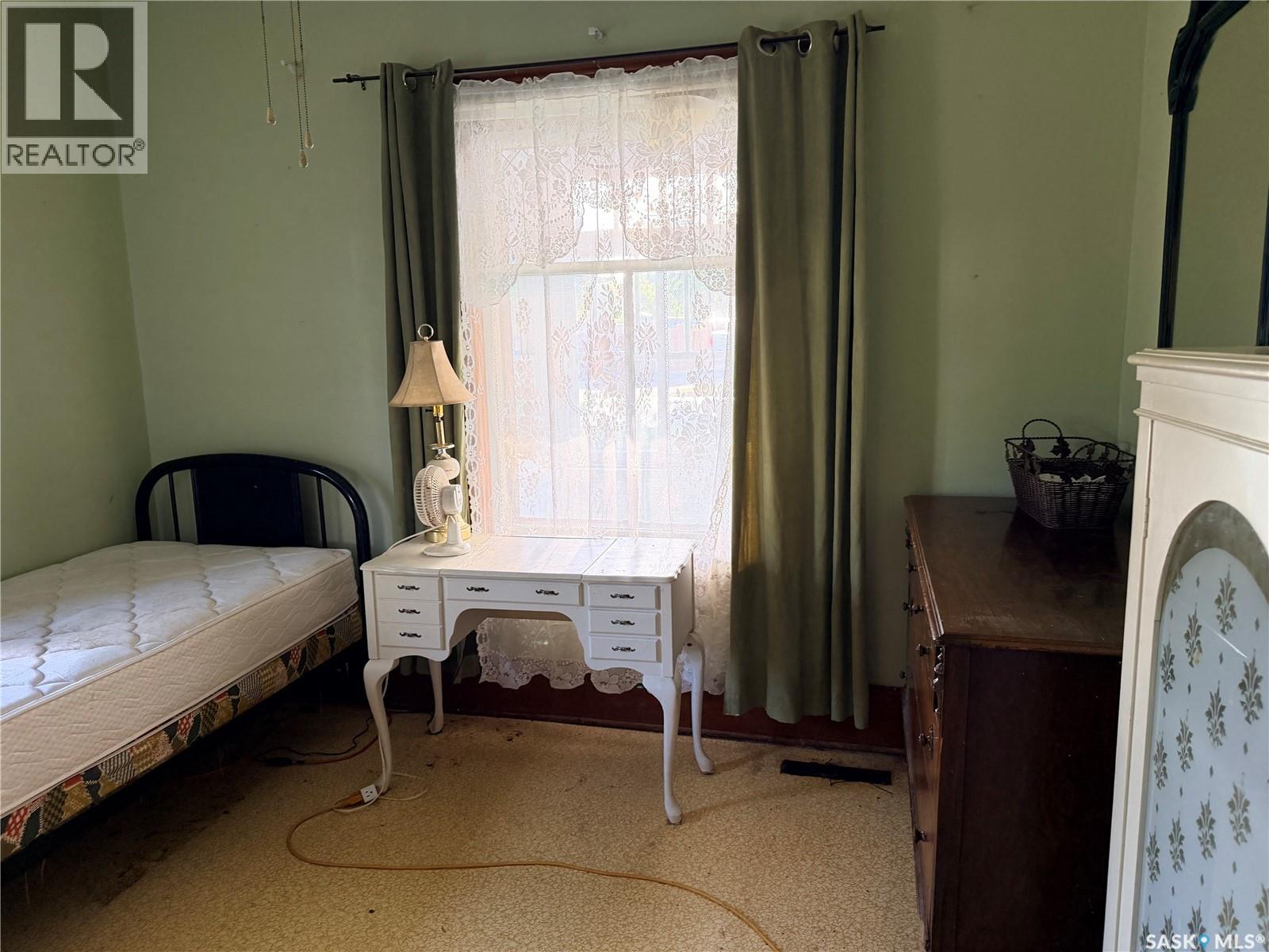 12 3rd Street E, Willow Bunch, Saskatchewan  S0H 4K0 - Photo 17 - SK047959