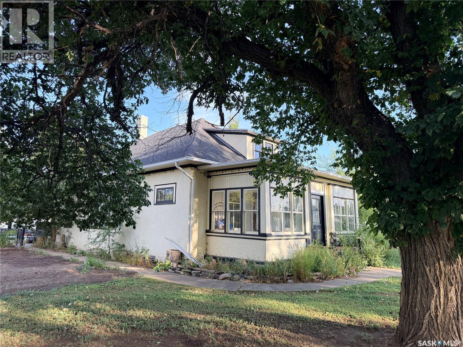 12 3rd Street E, Willow Bunch, Saskatchewan  S0H 4K0 - Photo 26 - SK047959