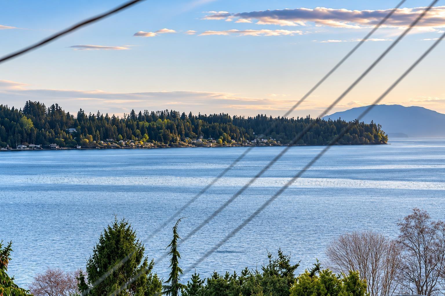 952 Kent Street, White Rock, British Columbia  V4B 4T1 - Photo 10 - R3163017