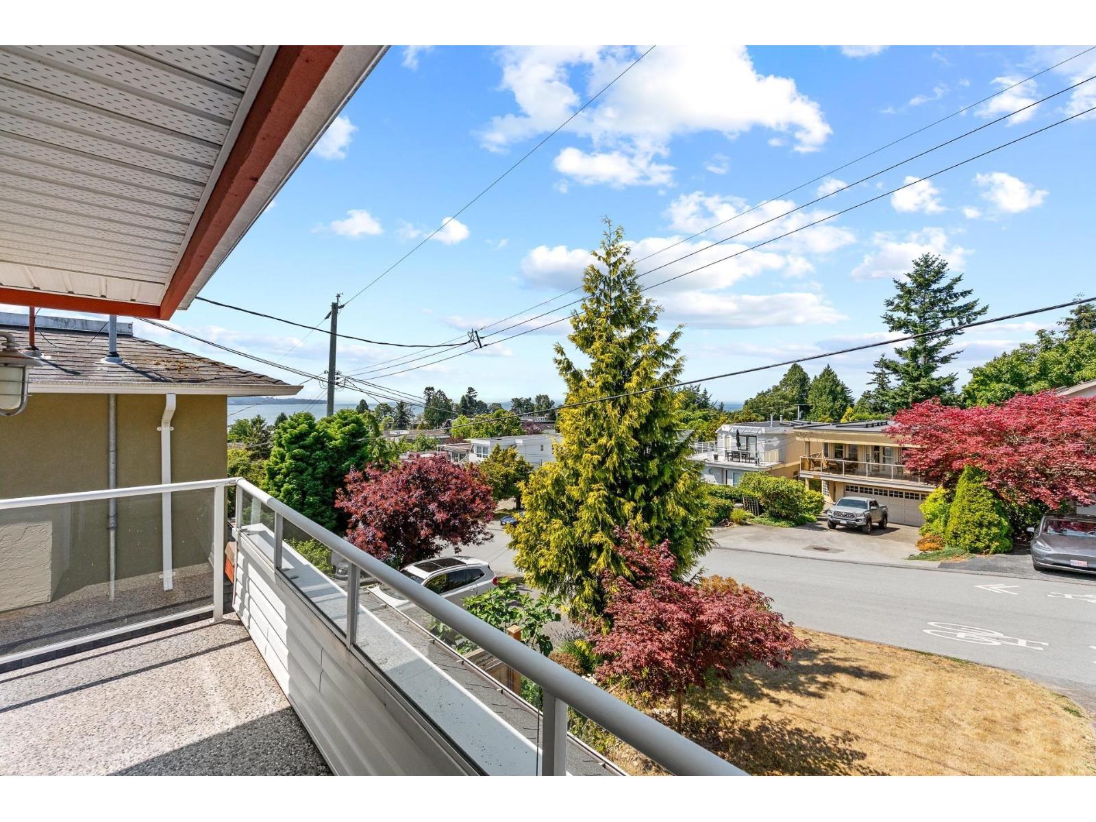 952 Kent Street, White Rock, British Columbia  V4B 4T1 - Photo 8 - R3163017