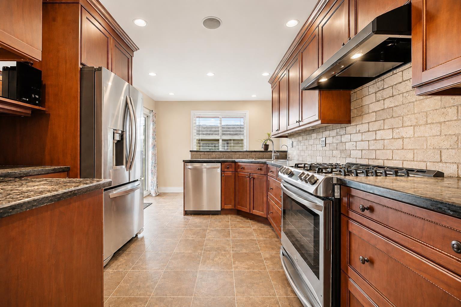 952 Kent Street, White Rock, British Columbia  V4B 4T1 - Photo 11 - R3163017