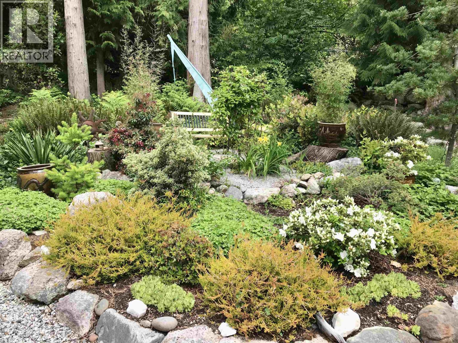 1549 Park Avenue, Roberts Creek, British Columbia  V0N 2W2 - Photo 38 - R3159360