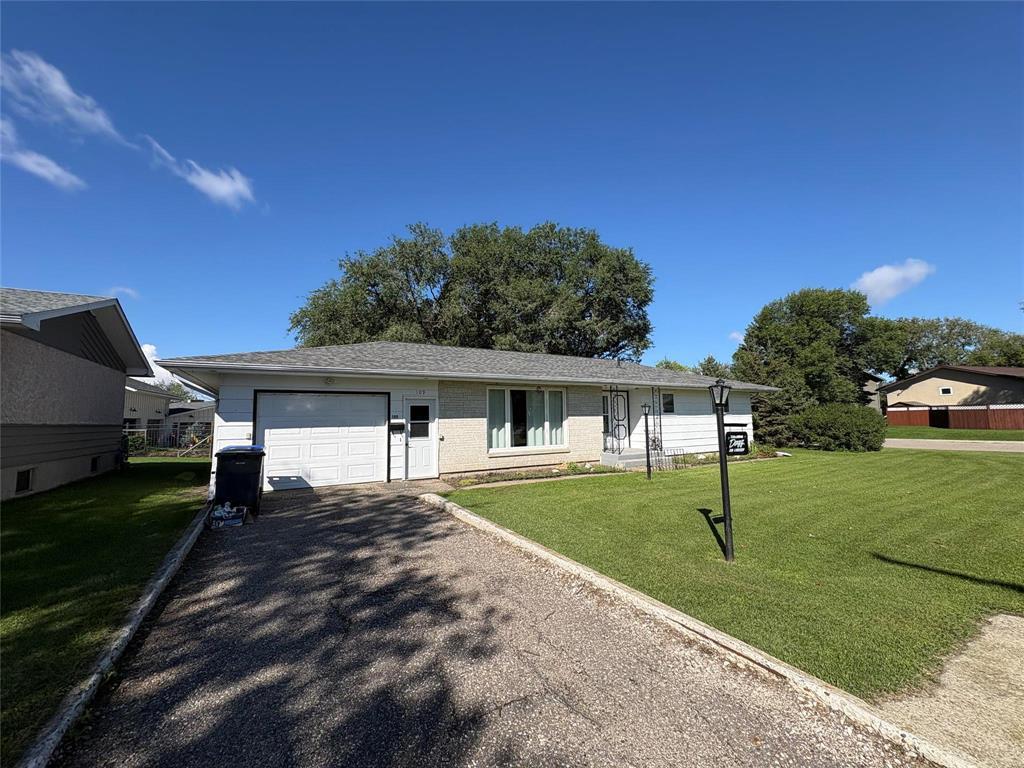 109 Lakeview Avenue, Killarney, Manitoba  R0K 1G0 - Photo 1 - 202622601