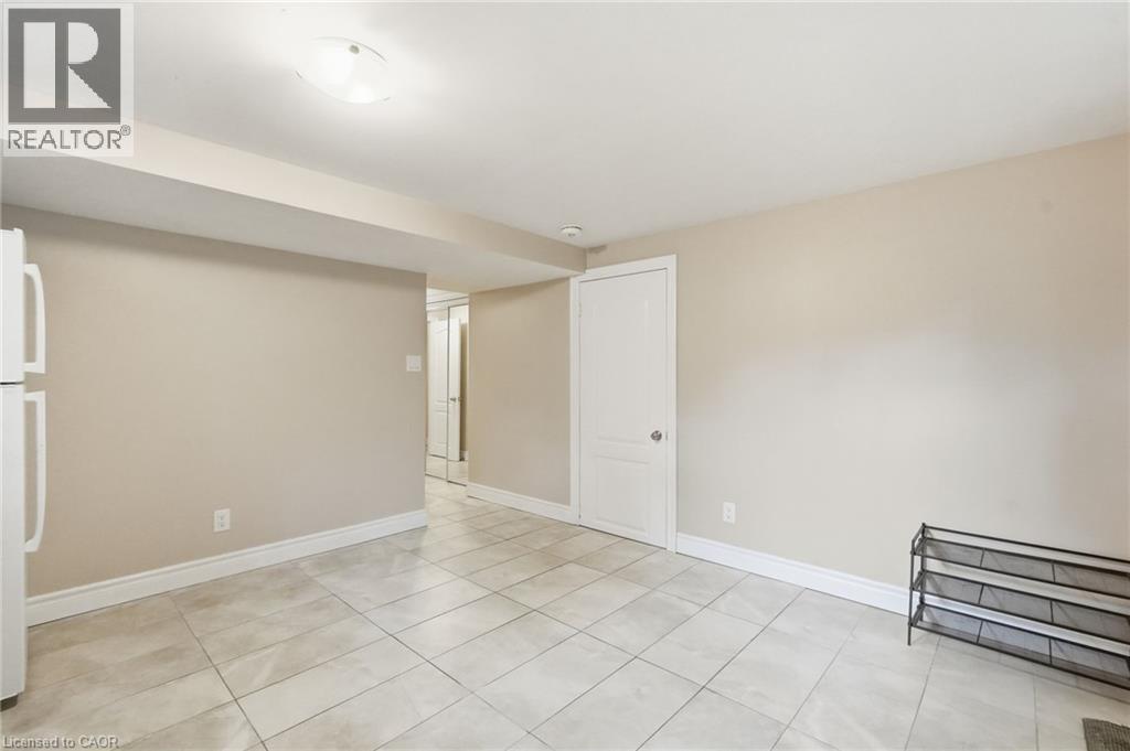 8 Emming Court, Hamilton, Ontario  L9C 4A2 - Photo 37 - 40861930
