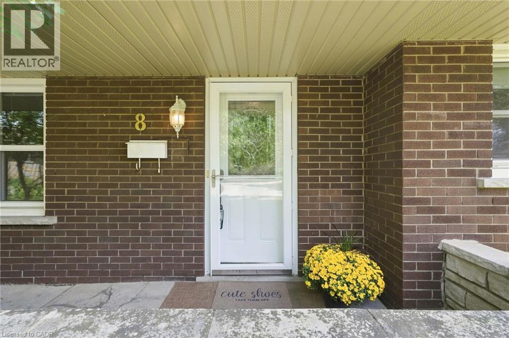 8 Emming Court, Hamilton, Ontario  L9C 4A2 - Photo 5 - 40861930