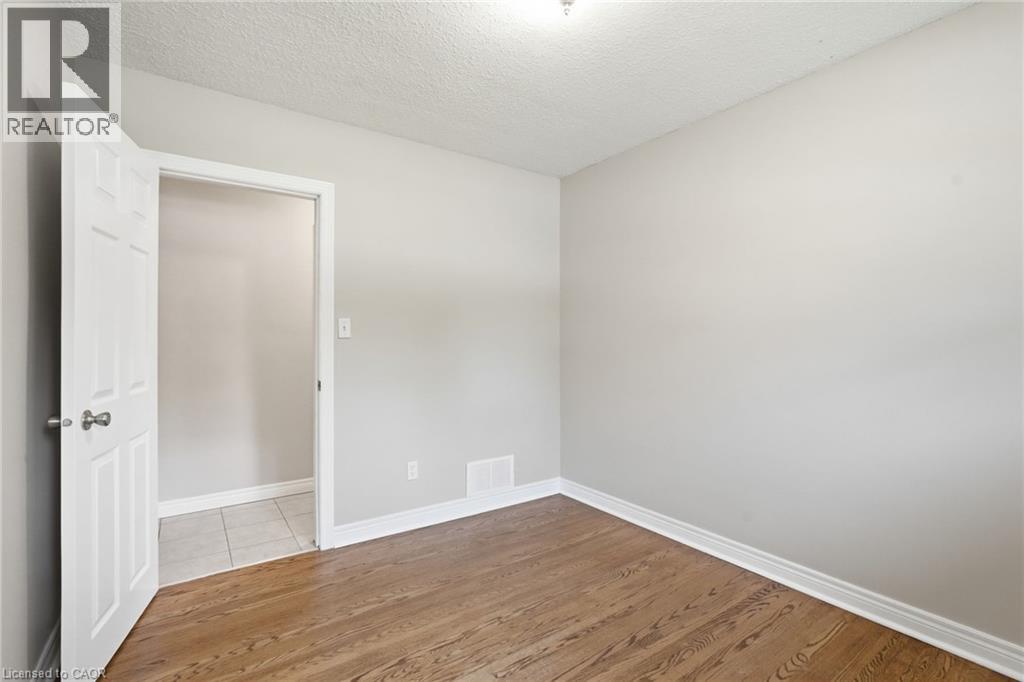 8 Emming Court, Hamilton, Ontario  L9C 4A2 - Photo 21 - 40861930