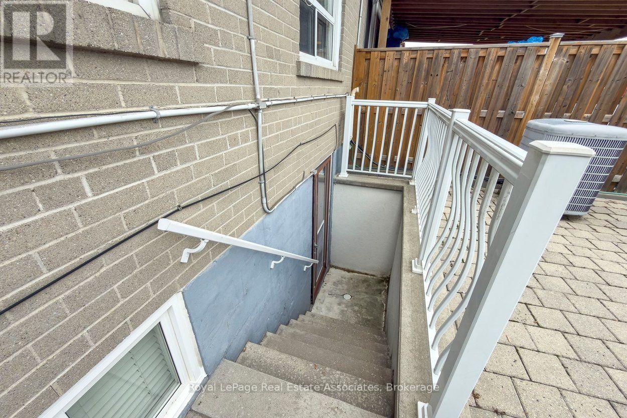 139 Vodden Street E, Brampton, Ontario  L6V 1M6 - Photo 38 - W13741656