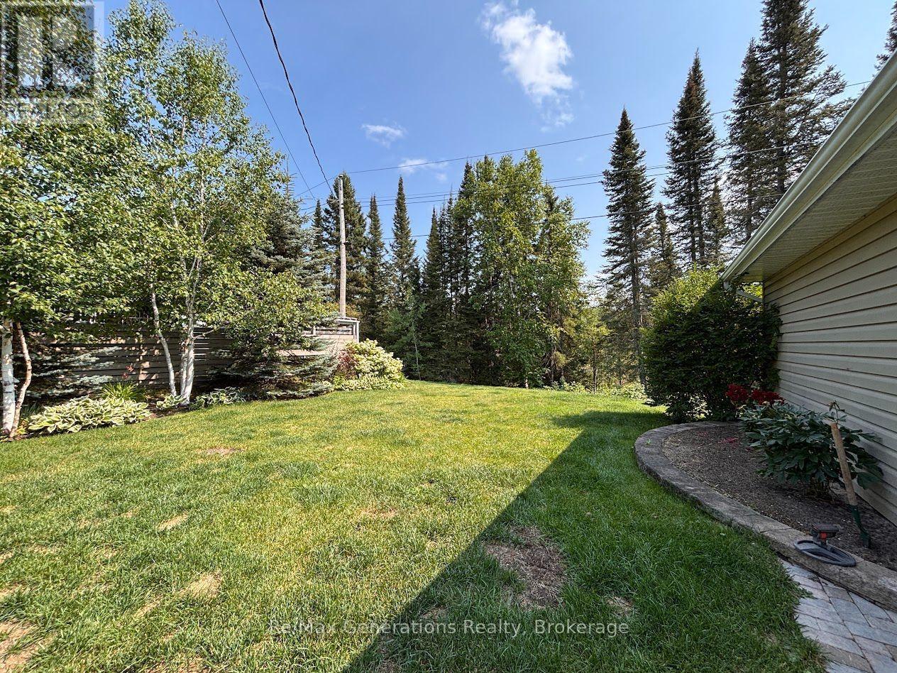 48 Redwing Avenue, Manitouwadge, Ontario  P0T 2C0 - Photo 31 - X13244866