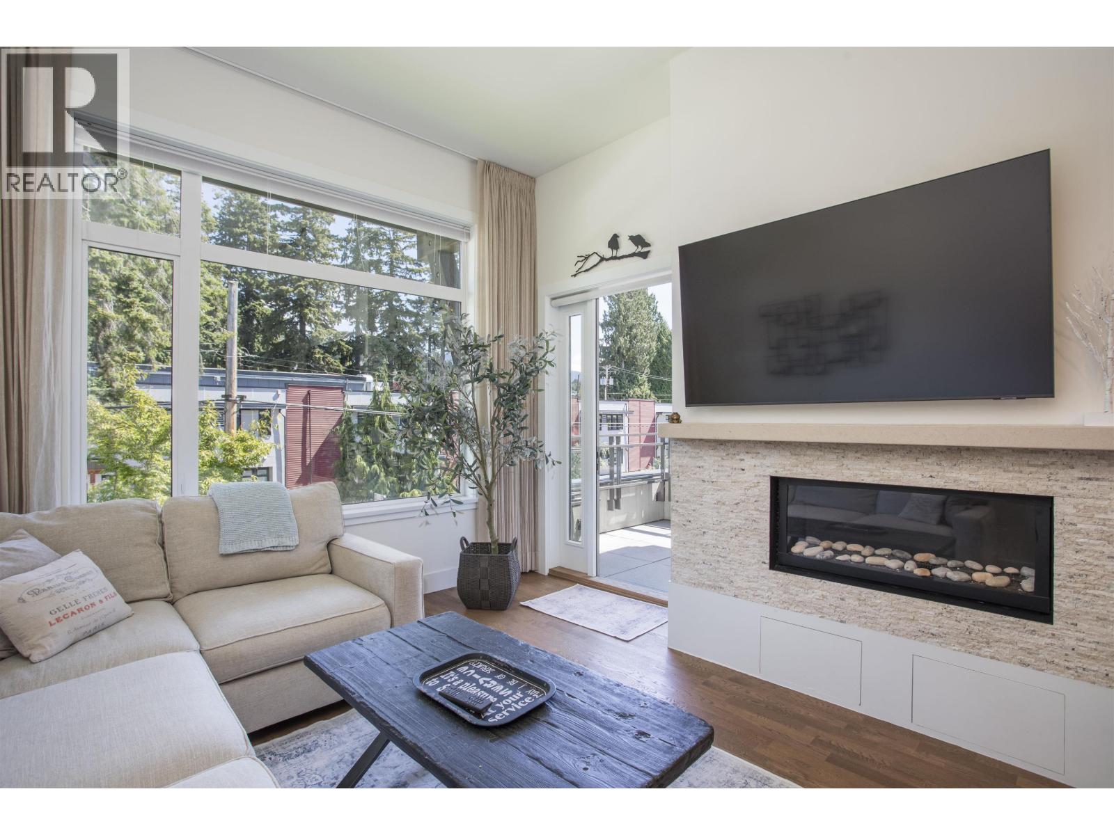 300 2432 Haywood Avenue, West Vancouver, British Columbia  V7V 1Y1 - Photo 4 - R3136058