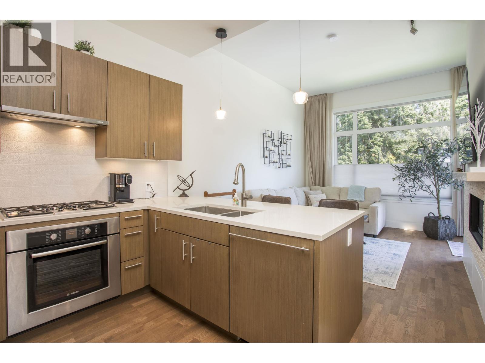 300 2432 Haywood Avenue, West Vancouver, British Columbia  V7V 1Y1 - Photo 7 - R3136058