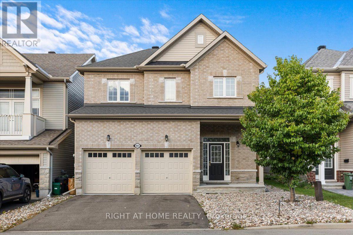 605 SILVER SPRUCE WAY, Ottawa, Ontario