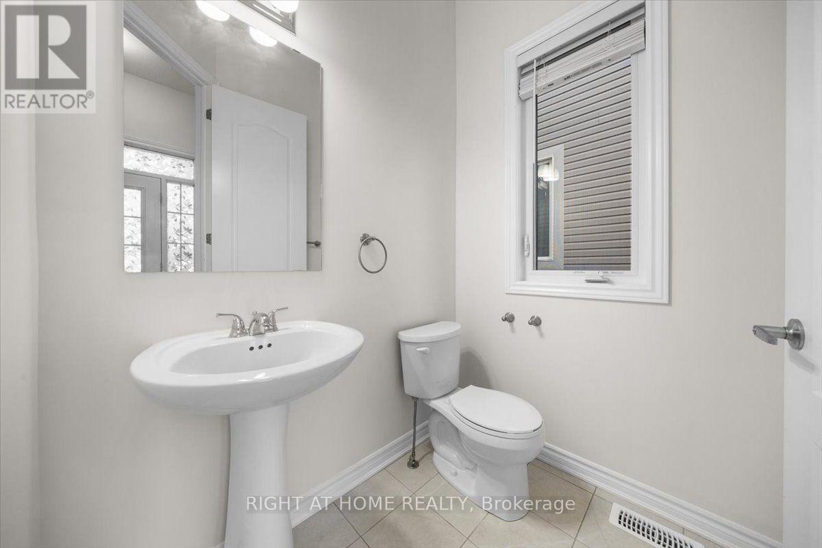 605 Silver Spruce Way, Ottawa, Ontario  K2M 0L1 - Photo 5 - X13763148