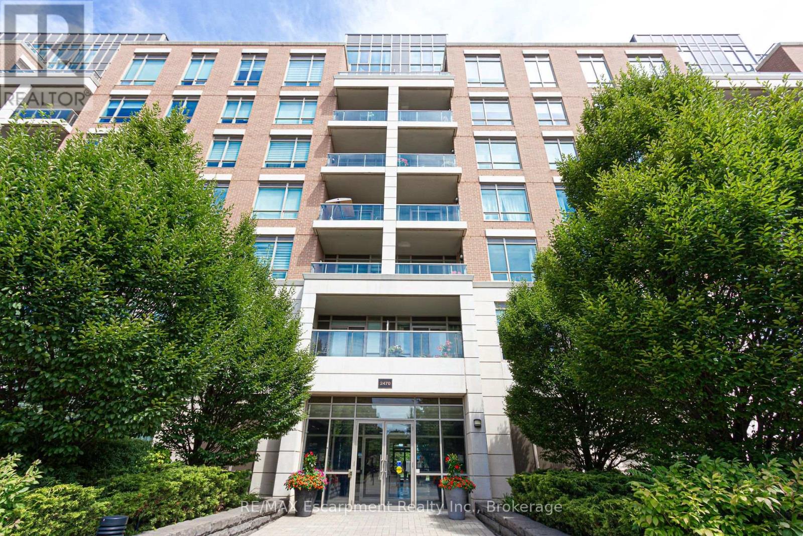 210 - 2470 Prince Michael Drive, Oakville, Ontario  L6H 0G9 - Photo 2 - W13763162