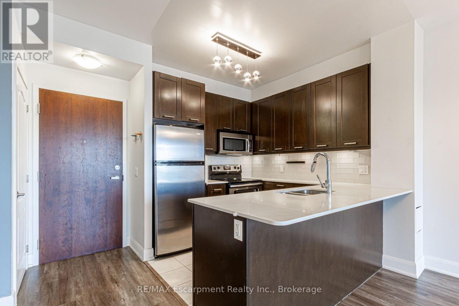 210 - 2470 Prince Michael Drive, Oakville, Ontario  L6H 0G9 - Photo 6 - W13763162
