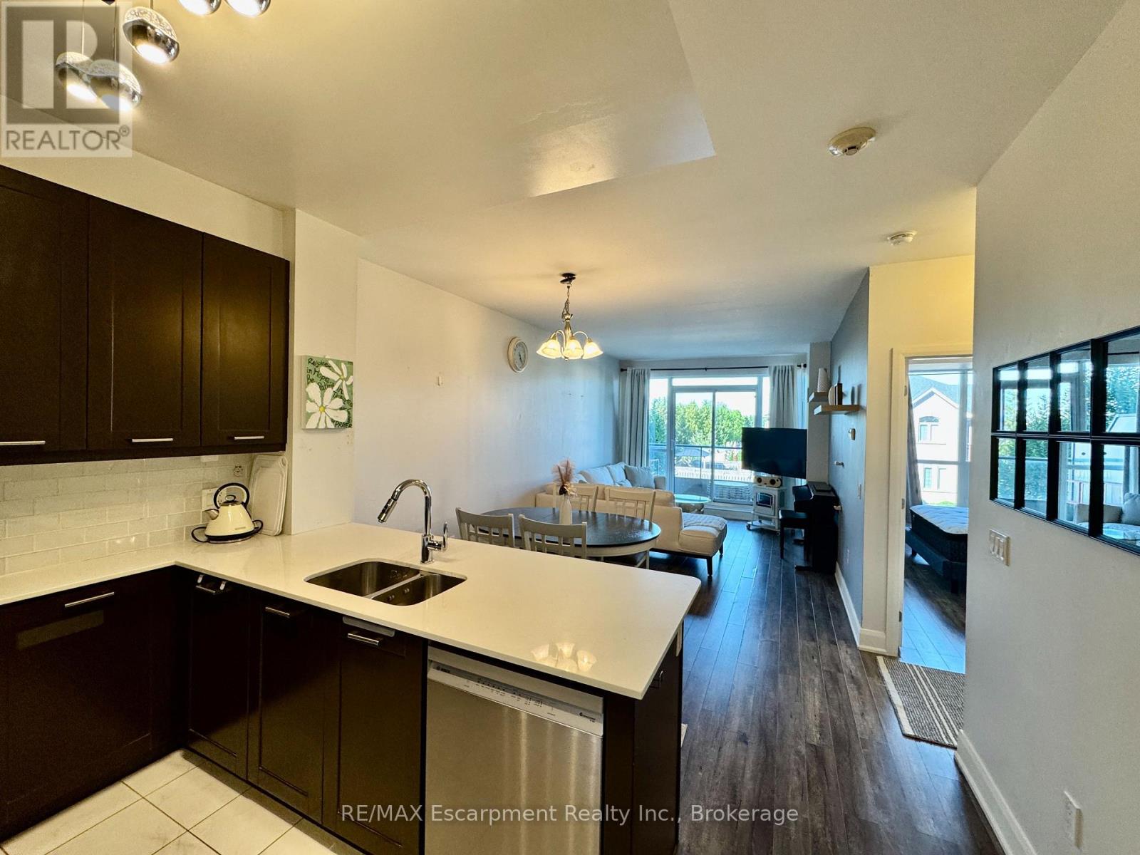 210 - 2470 Prince Michael Drive, Oakville, Ontario  L6H 0G9 - Photo 7 - W13763162