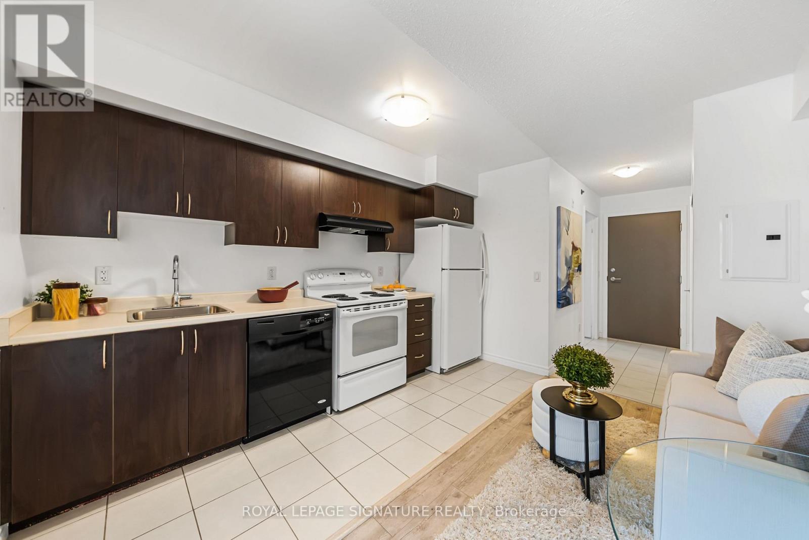721 - 35 Saranac Boulevard, Toronto, Ontario  M6A 2G4 - Photo 4 - C13763108