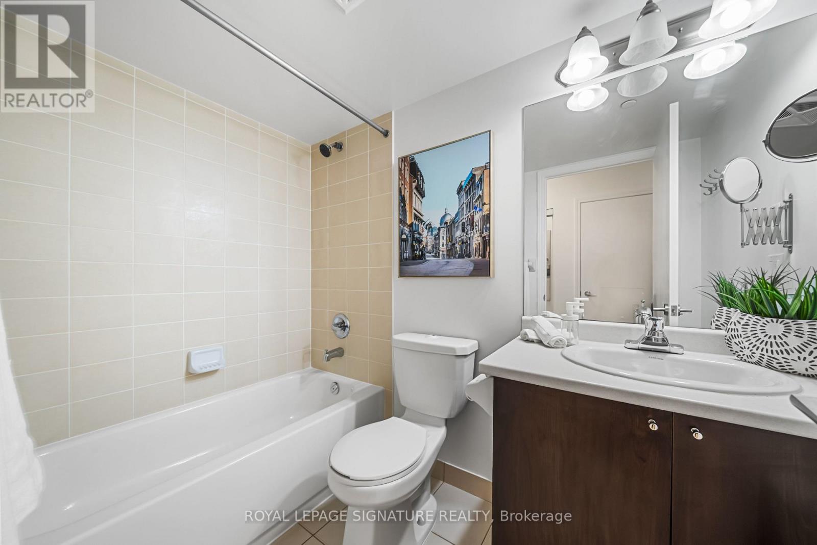 721 - 35 Saranac Boulevard, Toronto, Ontario  M6A 2G4 - Photo 9 - C13763108