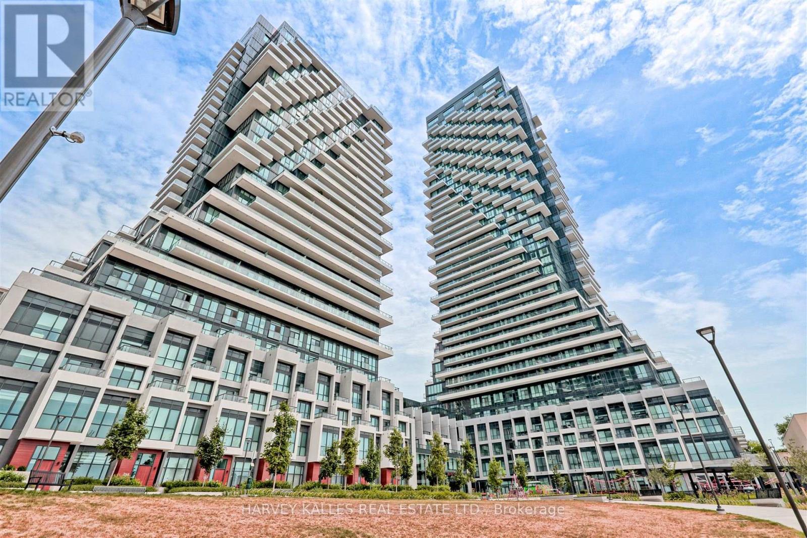 4209 - 30 Inn On The Park Drive, Toronto, Ontario  M3C 0P8 - Photo 2 - C13763114