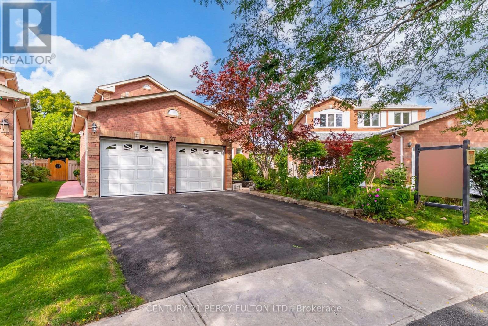 27 Dagwell Crescent, Ajax, Ontario  L1T 3M8 - Photo 1 - E13763152