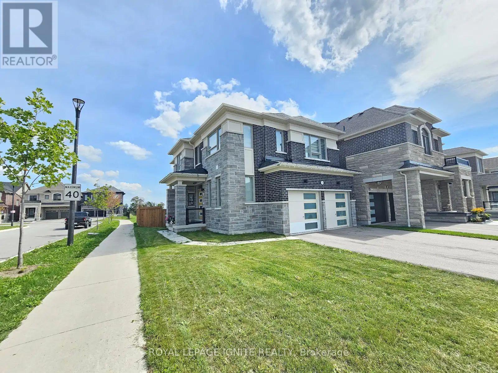 3250 Chimney Swift Crescent, Pickering, Ontario  L1X 0N3 - Photo 2 - E13763178