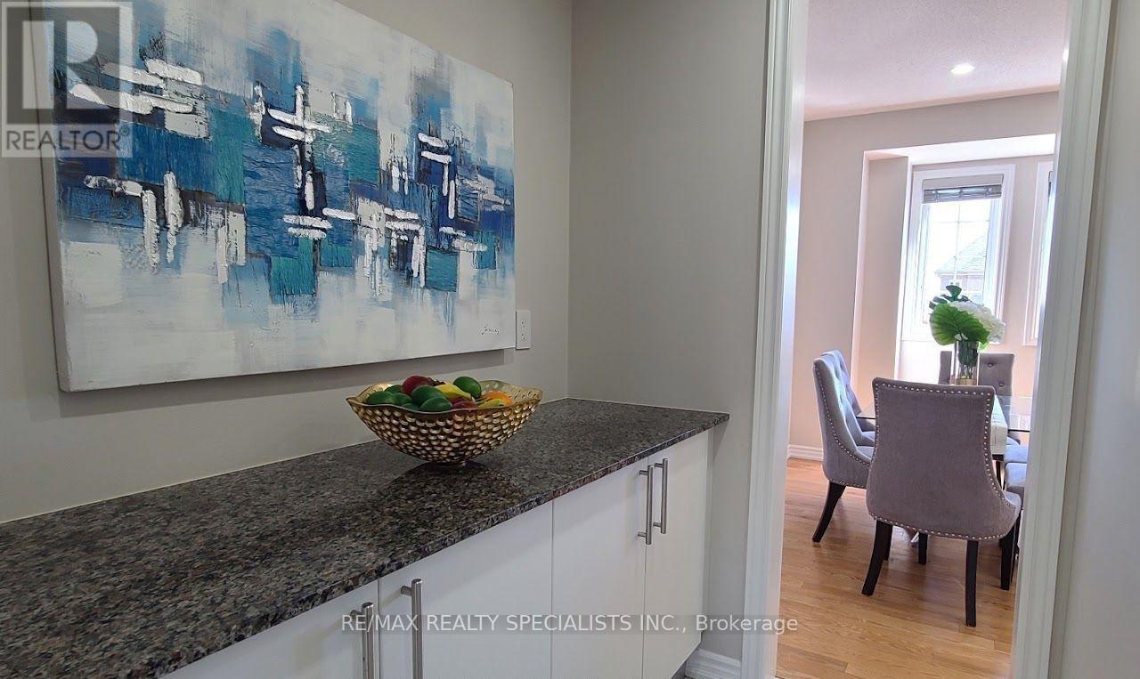 186 Lyle Drive, Clarington, Ontario  L1C 0V6 - Photo 6 - E13763206