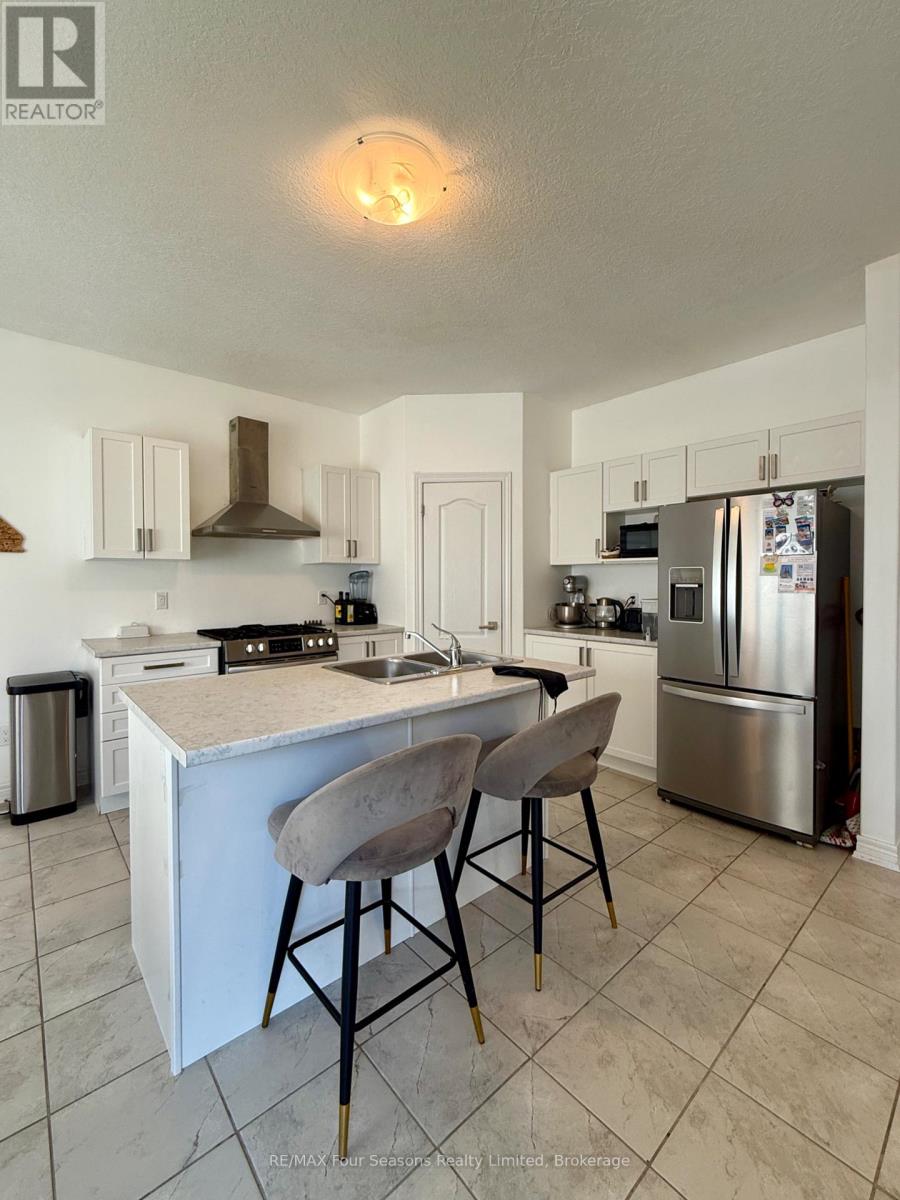 6 Bassett Street, Collingwood, Ontario  L9Y 3B7 - Photo 10 - S13763116