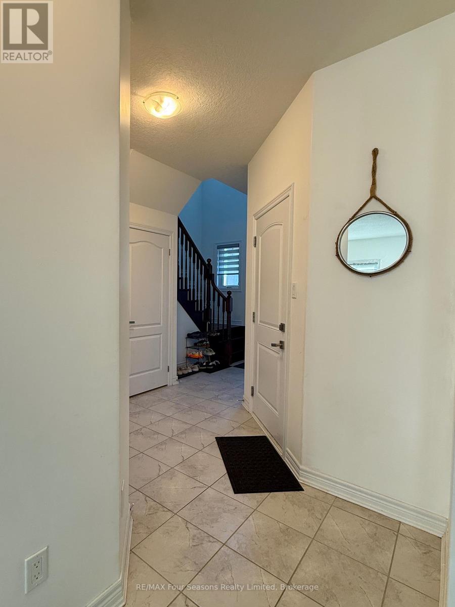 6 Bassett Street, Collingwood, Ontario  L9Y 3B7 - Photo 7 - S13763116