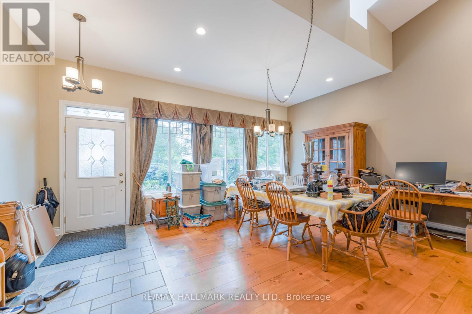 361 Lake Drive N, Georgina, Ontario  L4P 3C8 - Photo 3 - N13763102