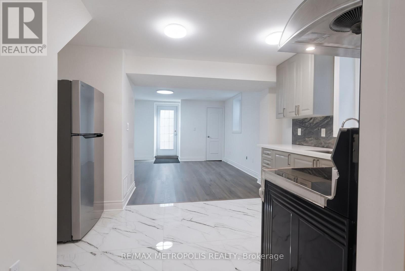Bsmt - 11 Huron Lane, Bradford West Gwillimbury, Ontario  L3Z 0N2 - Photo 4 - N13763244