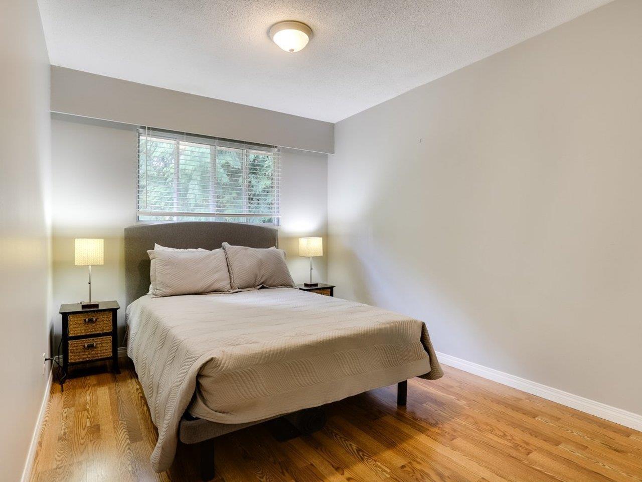 15866 North Bluff Road, White Rock, British Columbia  V4B 3G7 - Photo 11 - R3163495