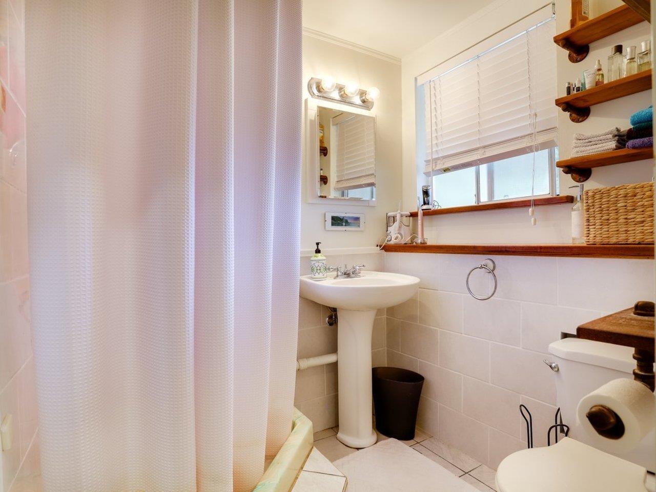 15866 North Bluff Road, White Rock, British Columbia  V4B 3G7 - Photo 21 - R3163495