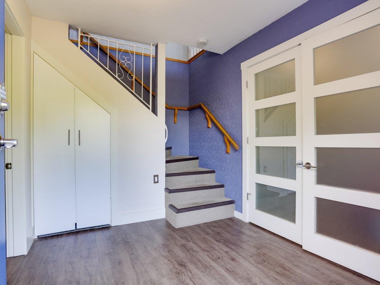 15866 North Bluff Road, White Rock, British Columbia  V4B 3G7 - Photo 3 - R3163495