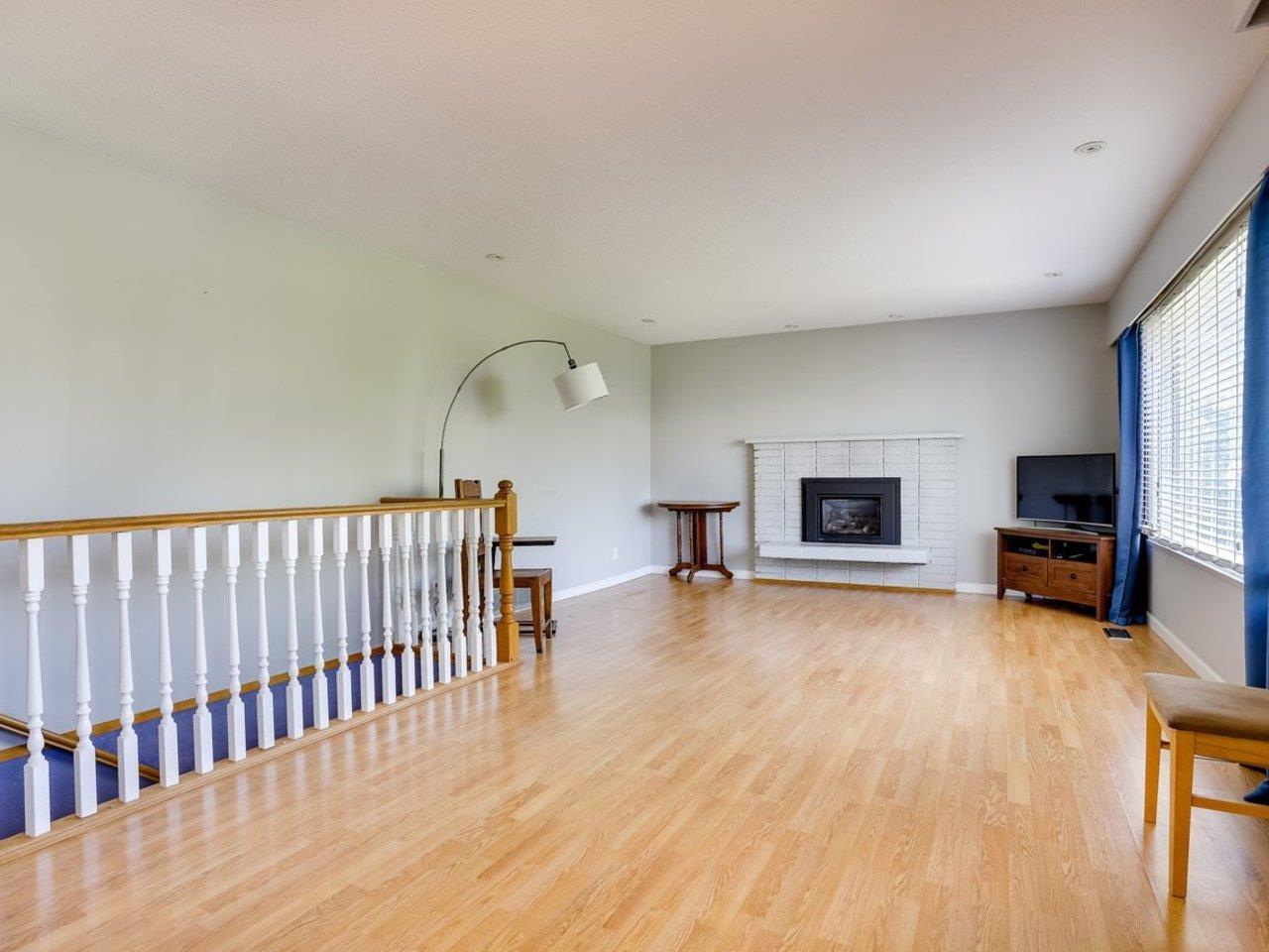 15866 North Bluff Road, White Rock, British Columbia  V4B 3G7 - Photo 4 - R3163495