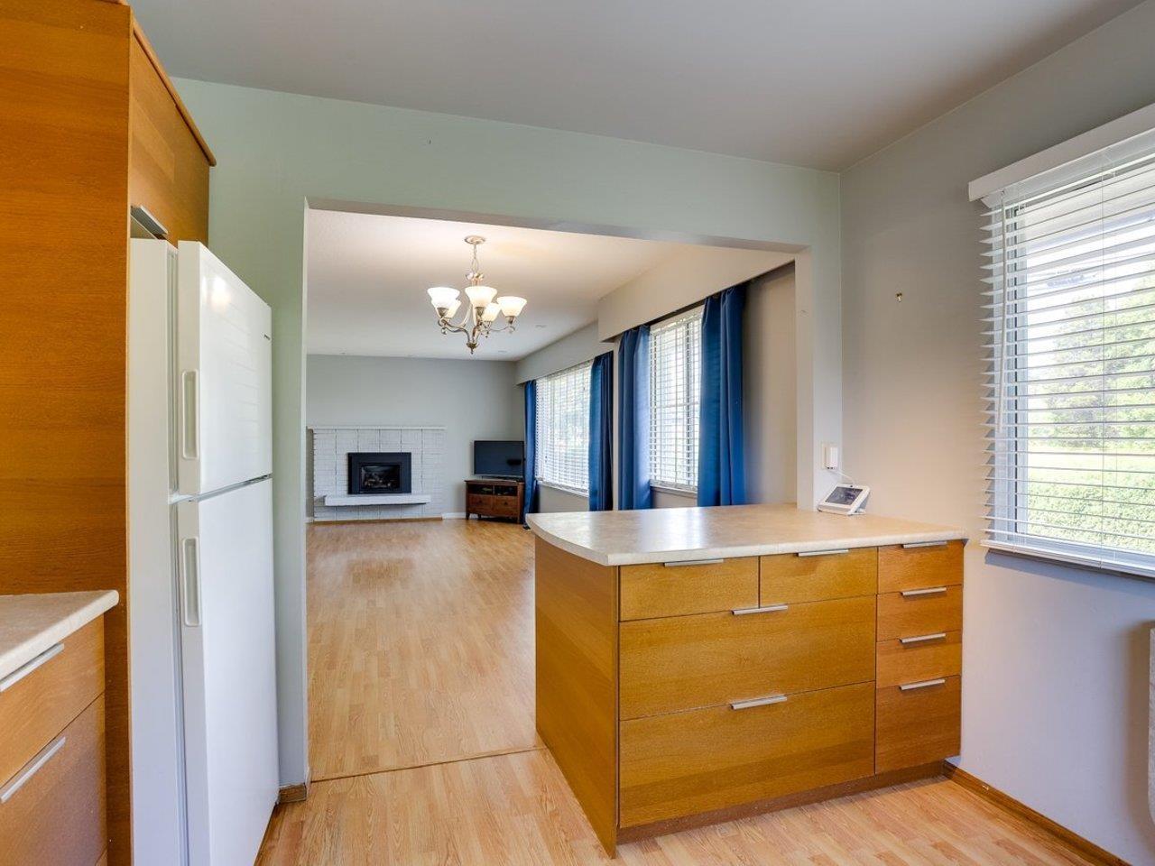 15866 North Bluff Road, White Rock, British Columbia  V4B 3G7 - Photo 8 - R3163495