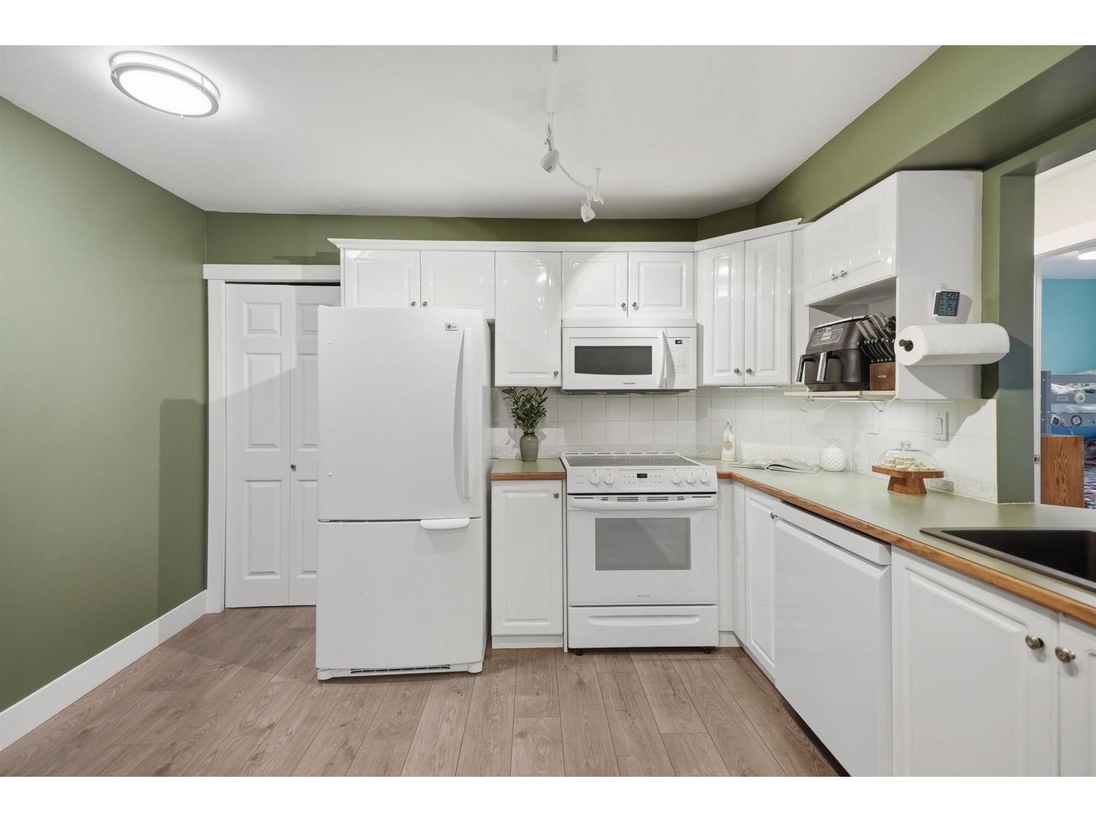 101 6557 121 Street, Surrey, British Columbia  V3W 1E7 - Photo 14 - R3163357