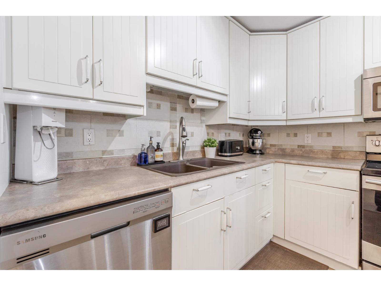 202 9688 148 Street, Surrey, British Columbia  V3R 0W2 - Photo 6 - R3162858