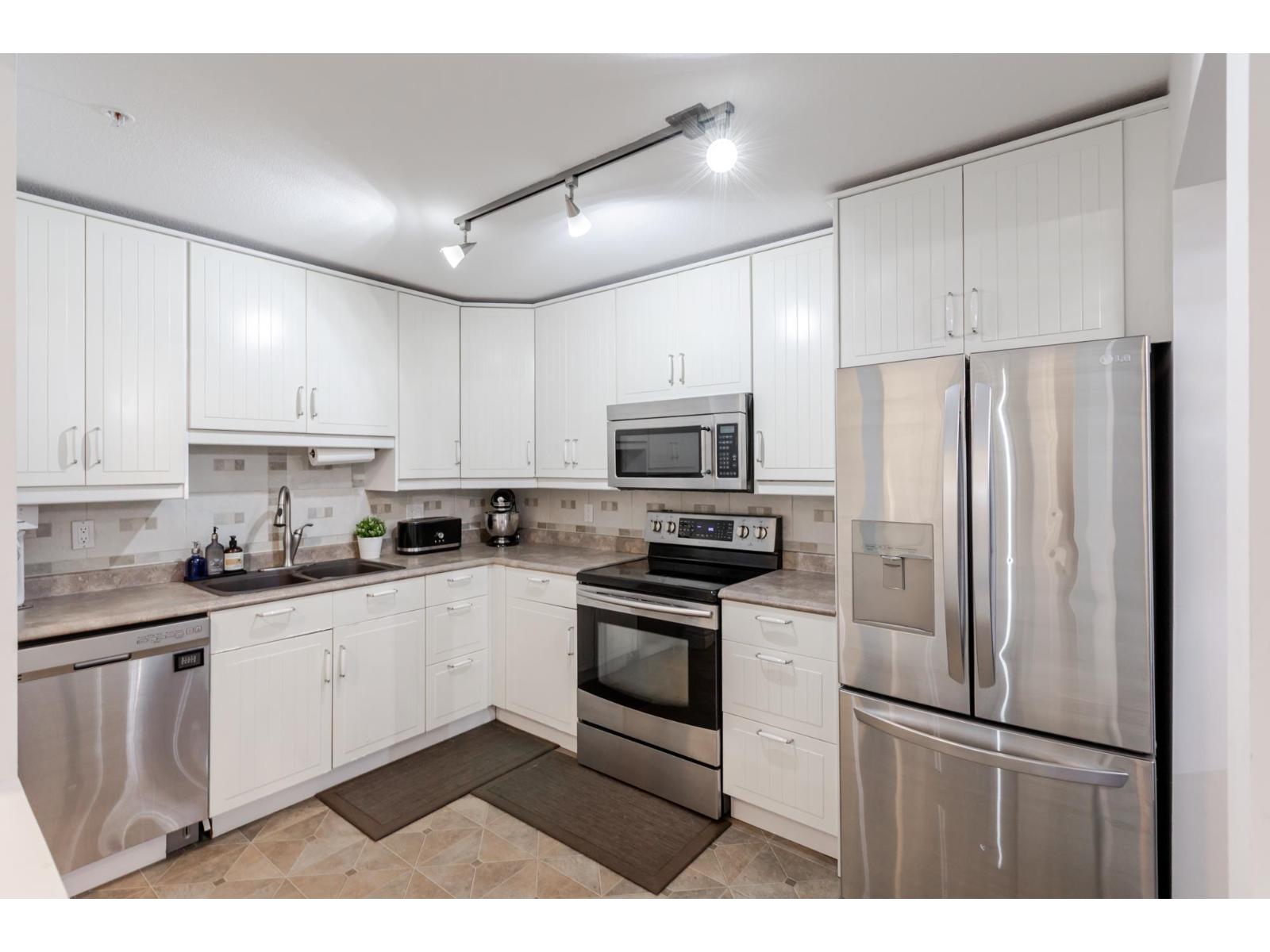 202 9688 148 Street, Surrey, British Columbia  V3R 0W2 - Photo 10 - R3162858