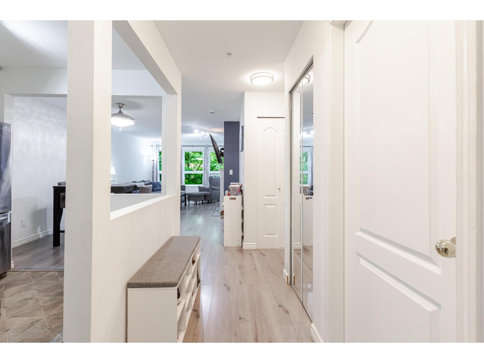 202 9688 148 Street, Surrey, British Columbia  V3R 0W2 - Photo 3 - R3162858