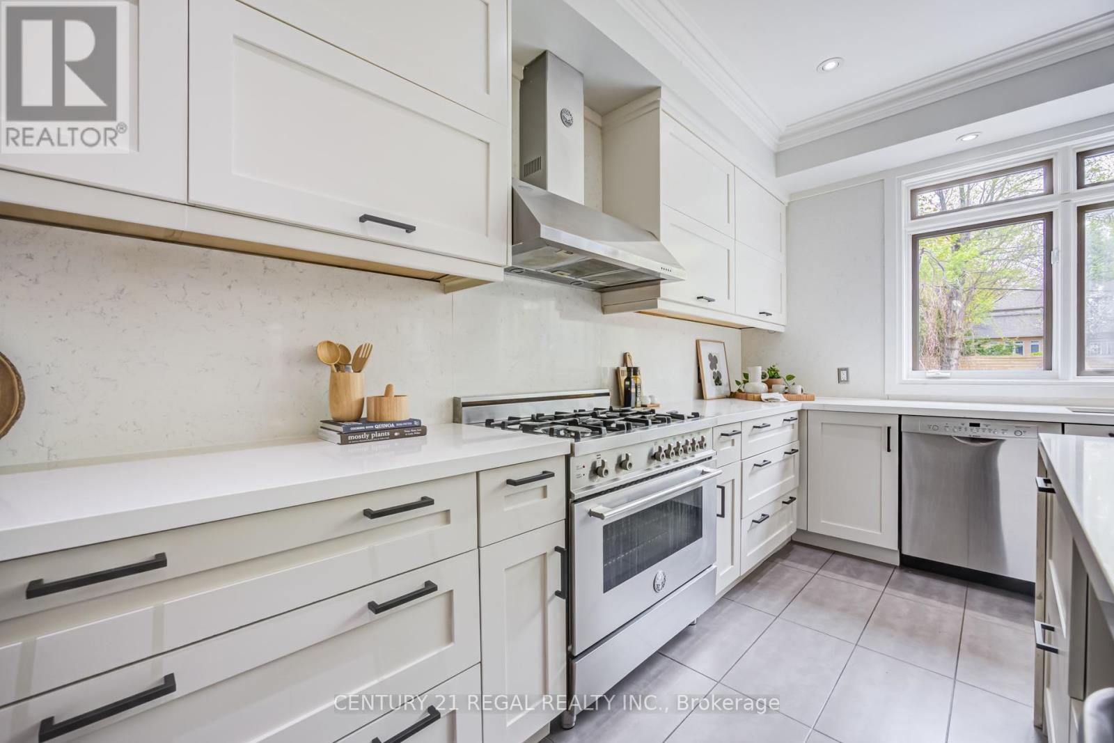38 Mattice Road, Toronto, Ontario  M9A 1E6 - Photo 13 - W13763112