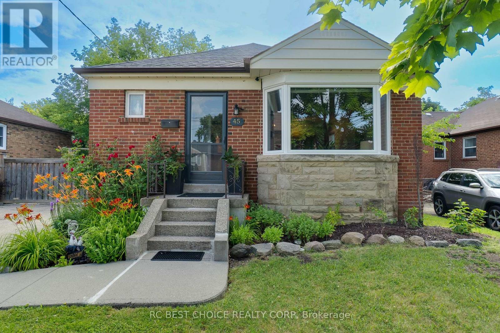 Main - 45 Mayall Avenue, Toronto, Ontario  M3L 1E7 - Photo 1 - W13763154