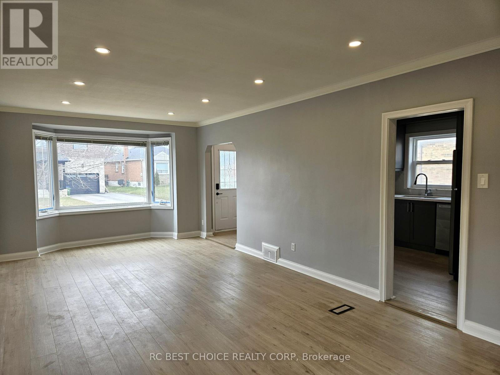 Main - 45 Mayall Avenue, Toronto, Ontario  M3L 1E7 - Photo 11 - W13763154