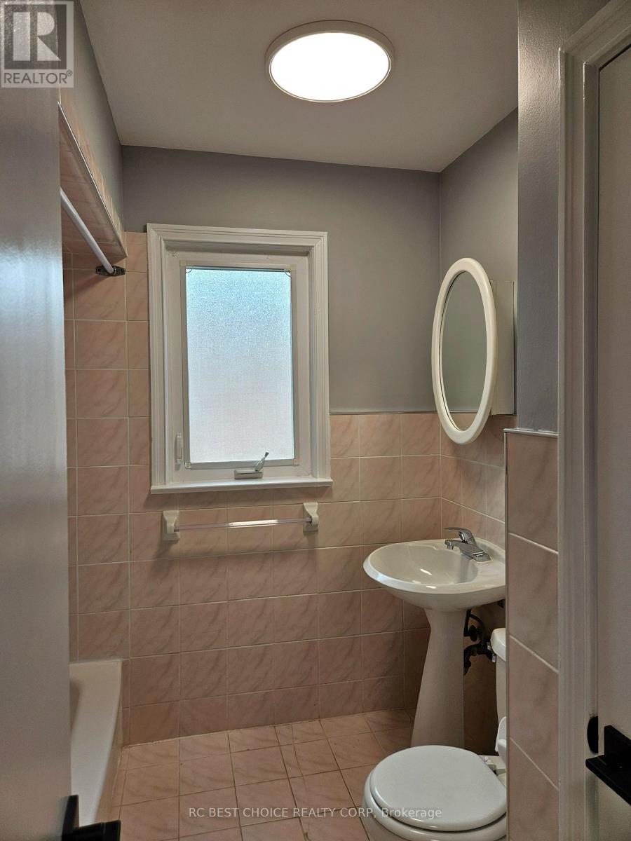 Main - 45 Mayall Avenue, Toronto, Ontario  M3L 1E7 - Photo 17 - W13763154