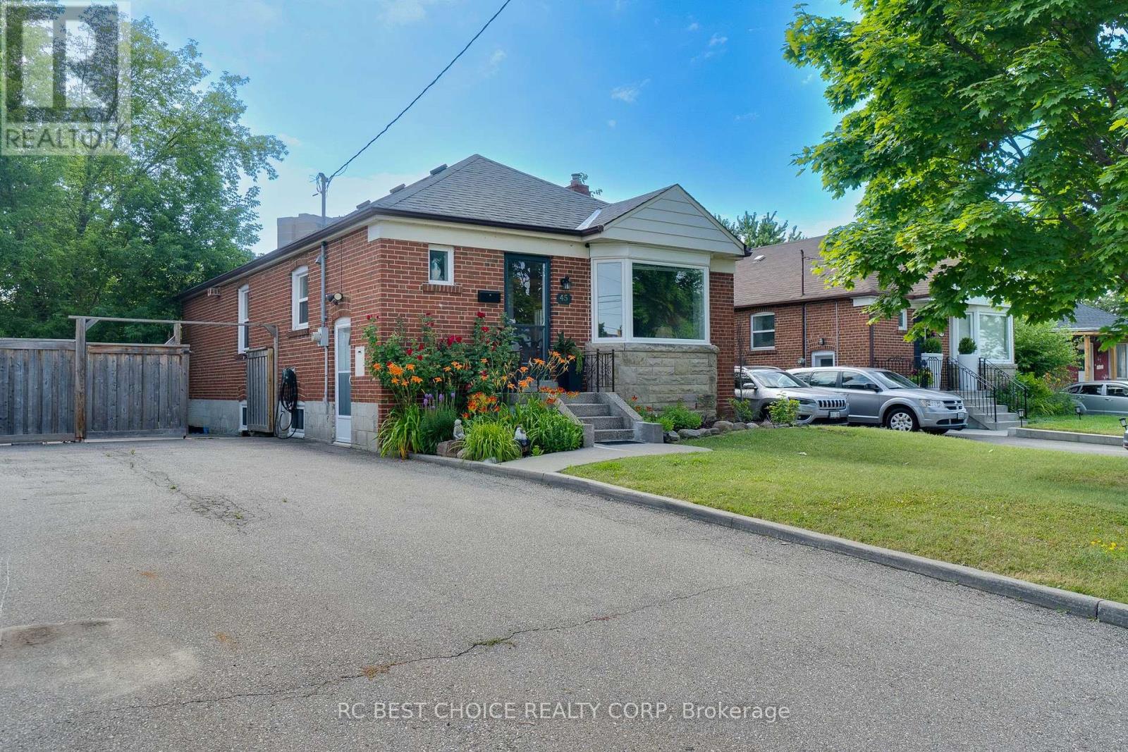 Main - 45 Mayall Avenue, Toronto, Ontario  M3L 1E7 - Photo 3 - W13763154