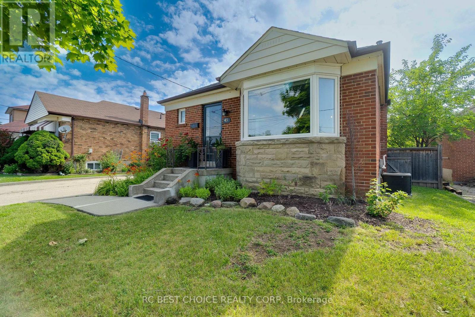 Main - 45 Mayall Avenue, Toronto, Ontario  M3L 1E7 - Photo 4 - W13763154