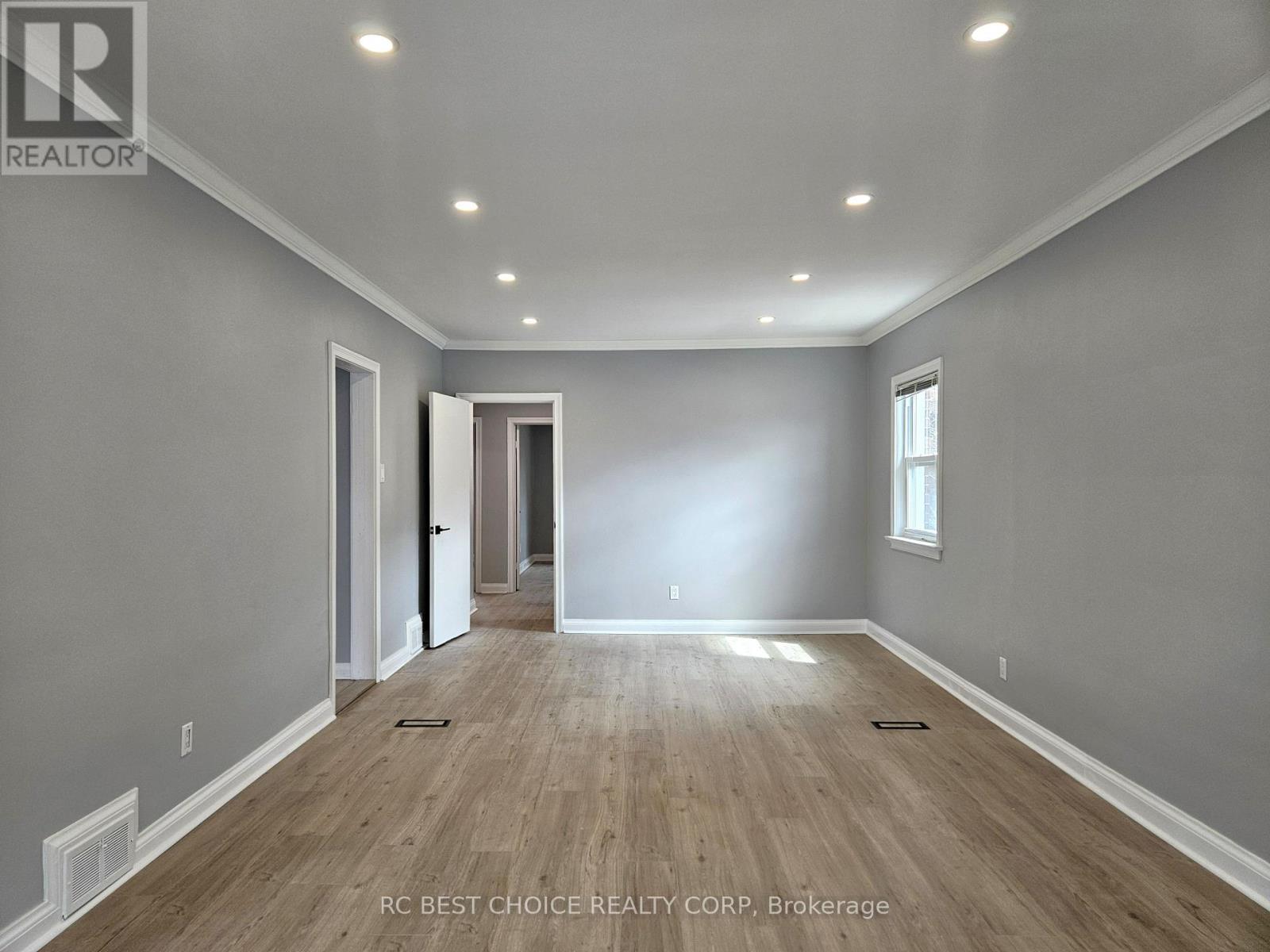 Main - 45 Mayall Avenue, Toronto, Ontario  M3L 1E7 - Photo 6 - W13763154