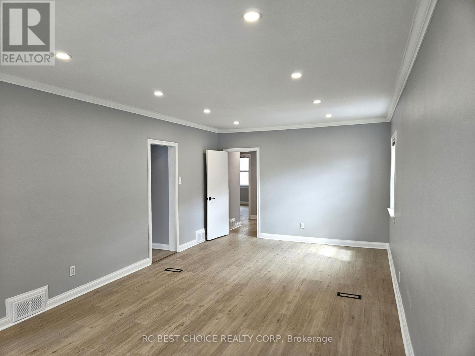 Main - 45 Mayall Avenue, Toronto, Ontario  M3L 1E7 - Photo 8 - W13763154
