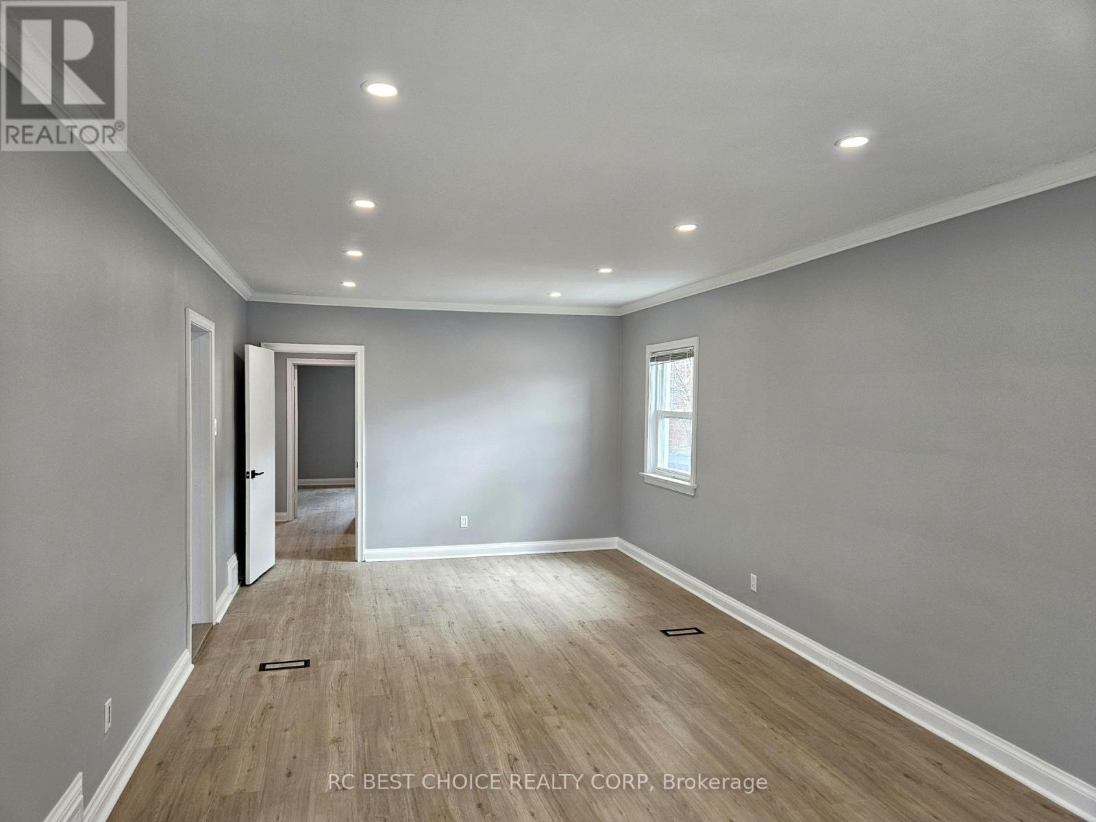 Main - 45 Mayall Avenue, Toronto, Ontario  M3L 1E7 - Photo 9 - W13763154